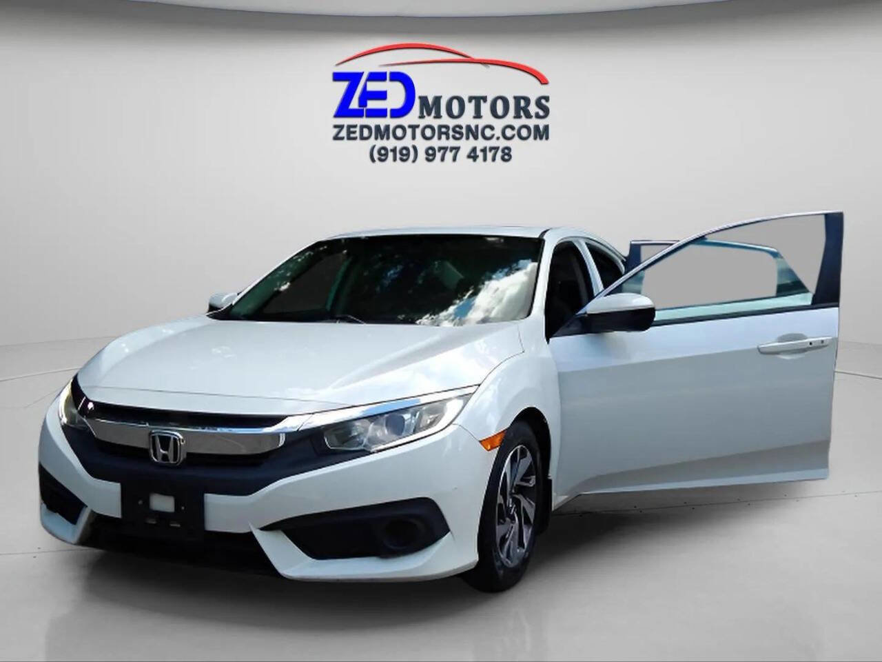 Used 2018 Honda Civic EX image 10
