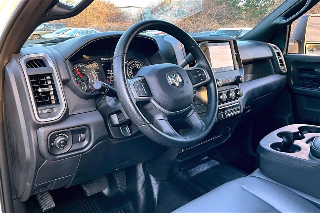 Used 2024 RAM 5500 Tradesman w/ Chrome Appearance Group image 14