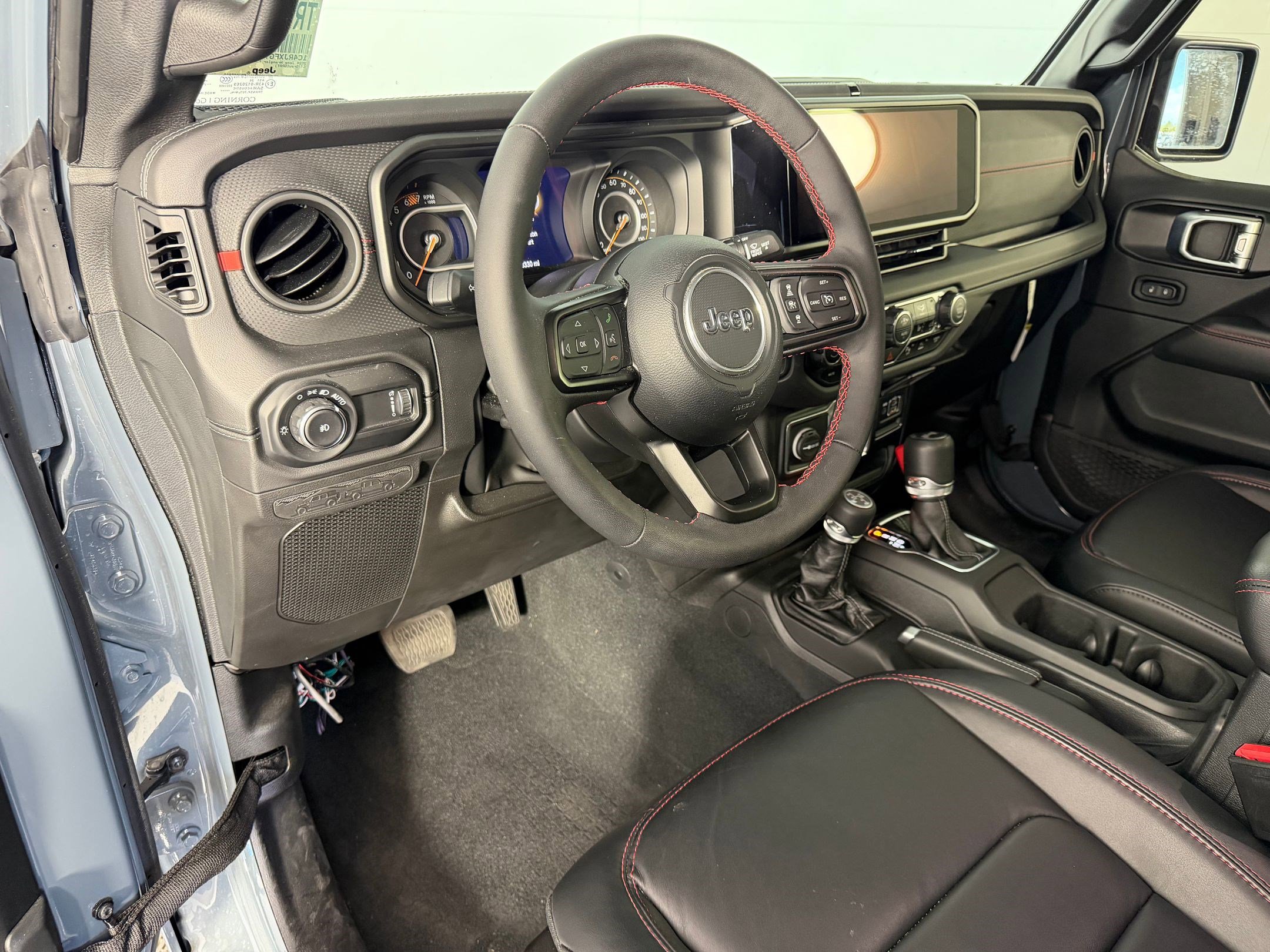 Used 2024 Jeep Wrangler Unlimited Rubicon image 4
