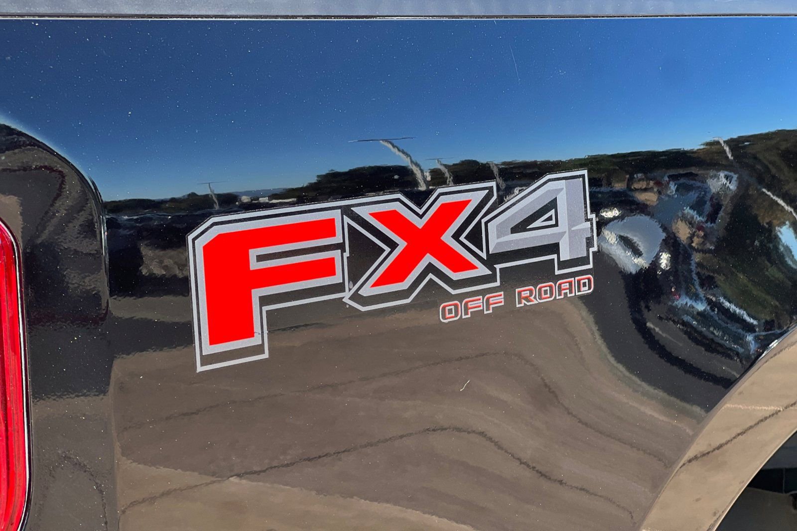 Used 2023 Ford F250 Lariat w/ FX4 Off-Road Package image 35