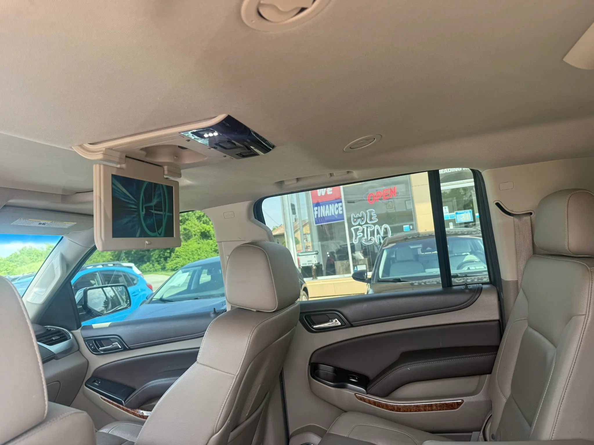Used 2016 Chevrolet Suburban LTZ AWD/4WD image 18