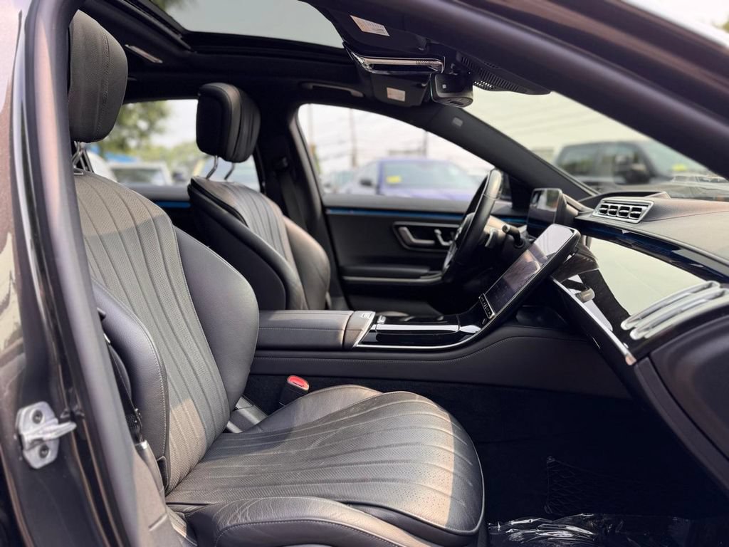 Used 2022 Mercedes-Benz S 500 4MATIC w/ 3D Technology Package image 29