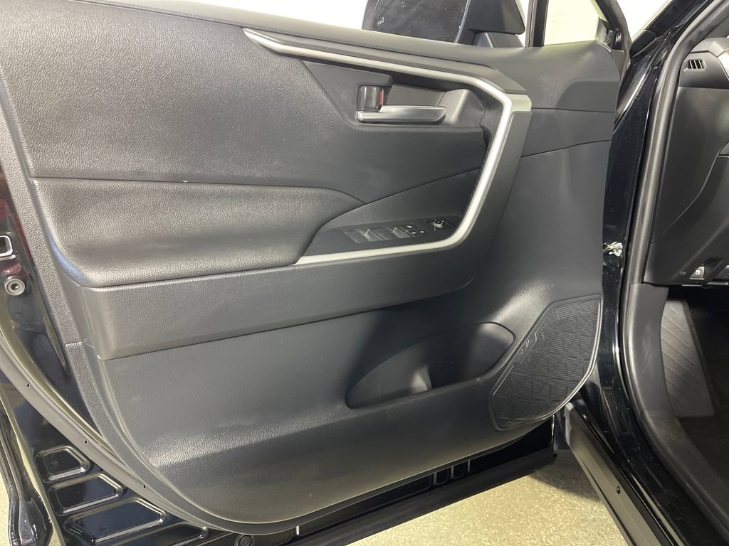 Certified 2023 Toyota RAV4 SE image 17