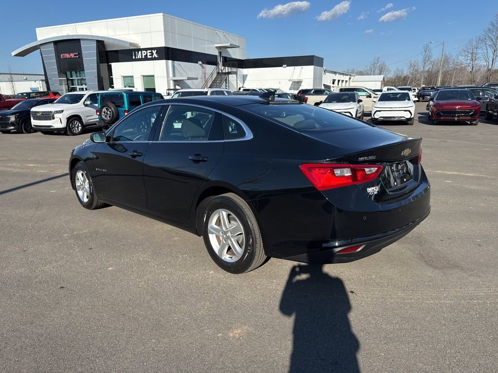 Used 2024 Chevrolet Malibu LT image 3