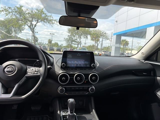 Used 2025 Nissan Sentra SV FWD image 8