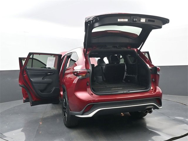 Used 2024 Toyota Highlander XSE image 35