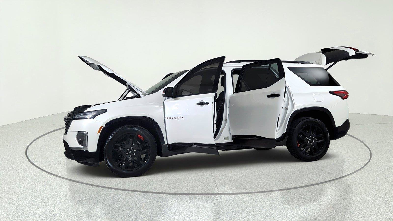 Used 2023 Chevrolet Traverse Premier w/ Redline Edition FWD image 11