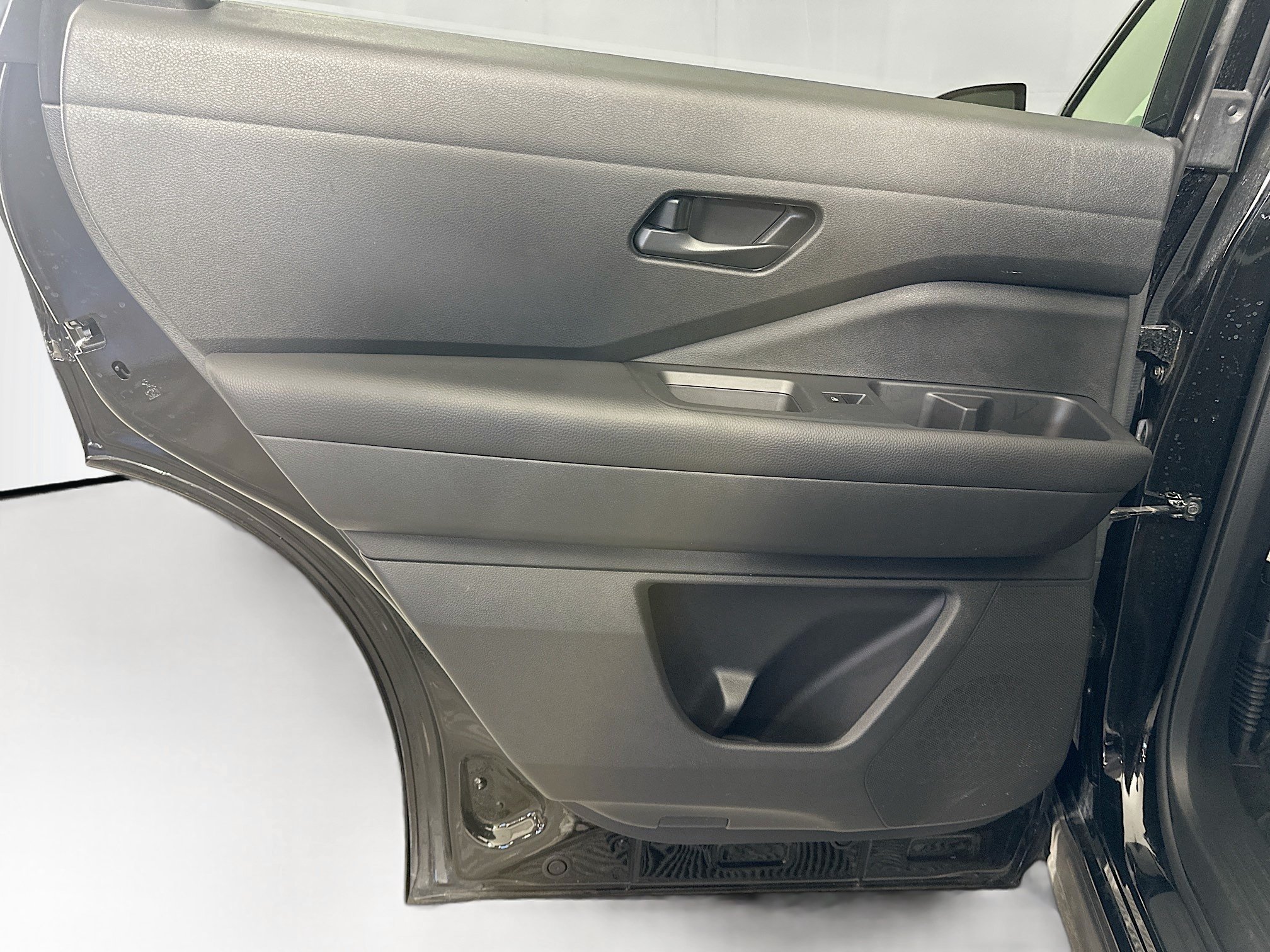Used 2025 Nissan Pathfinder SV FWD image 26