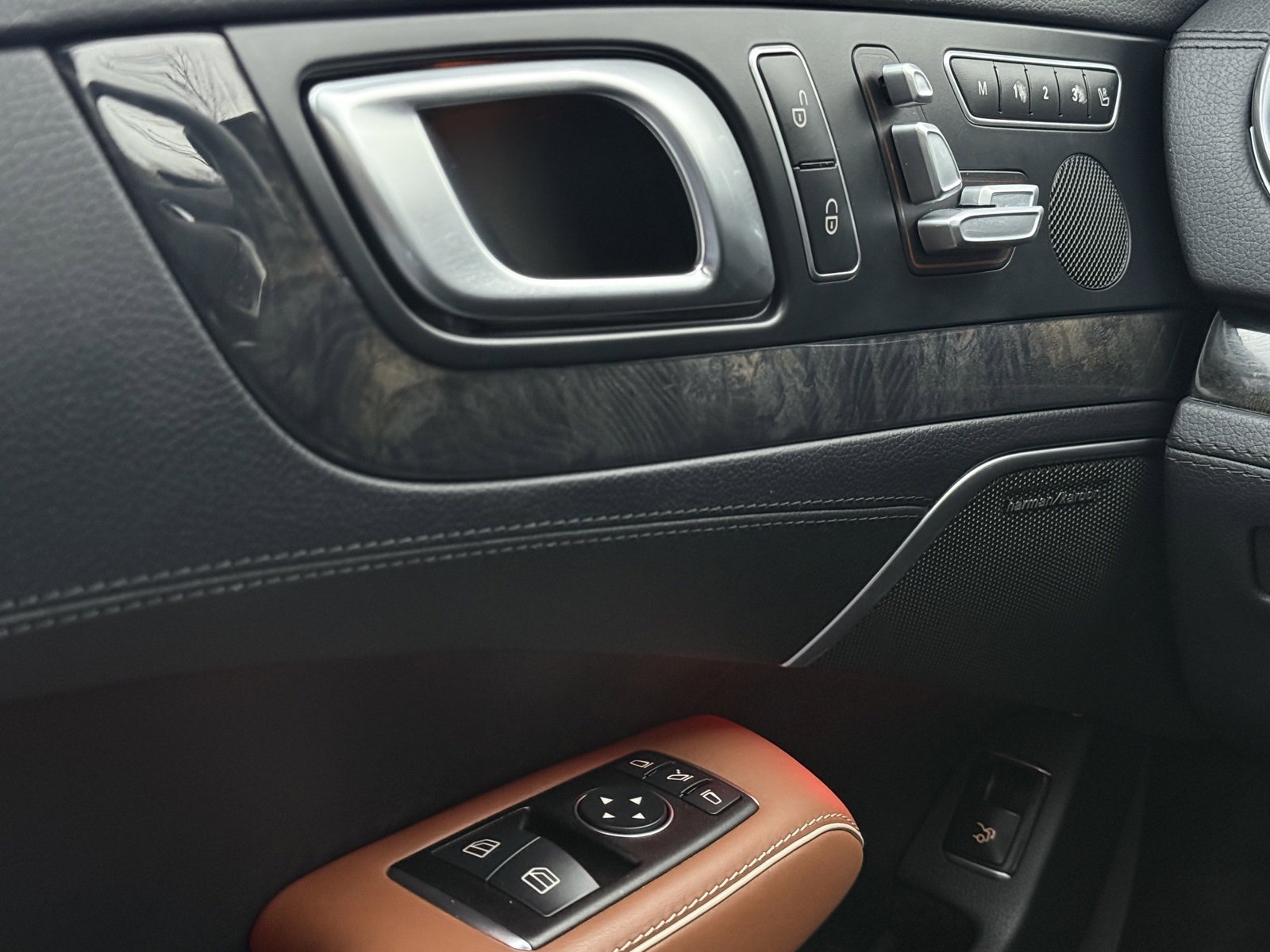 Used 2017 Mercedes-Benz SL 550 image 30