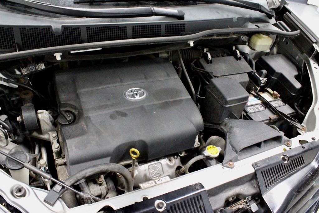 Used 2015 Toyota Sienna L image 14