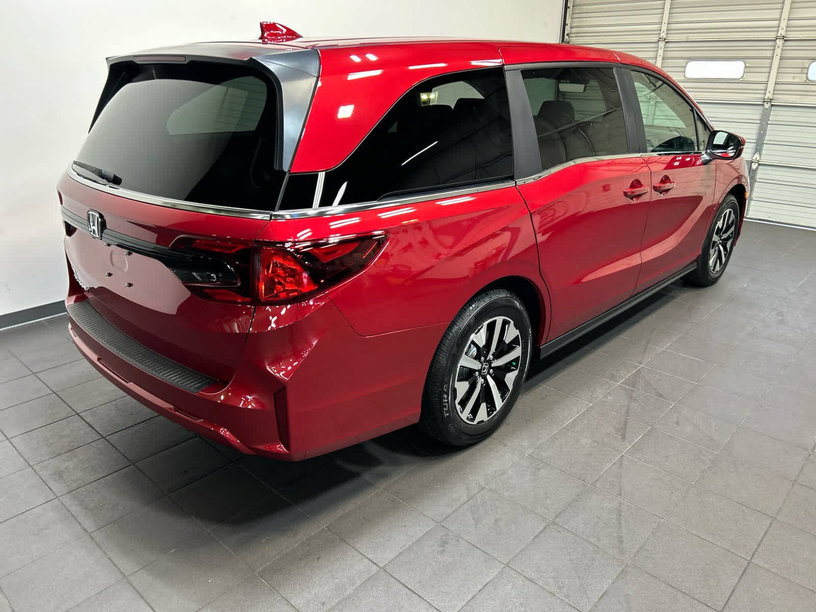 New 2026 Honda Odyssey EX-L image 3