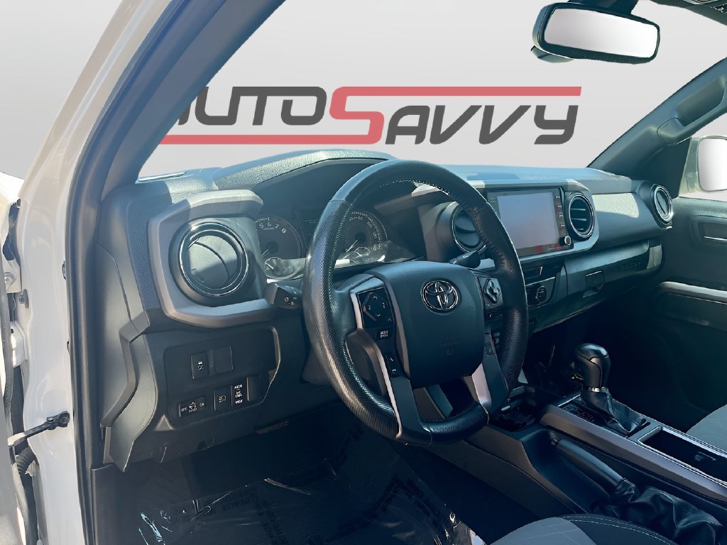 Used 2022 Toyota Tacoma TRD Sport AWD/4WD image 9