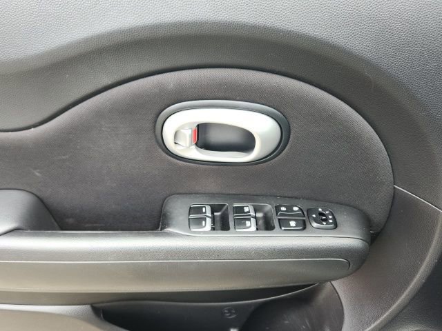 Used 2017 Kia Soul + image 11