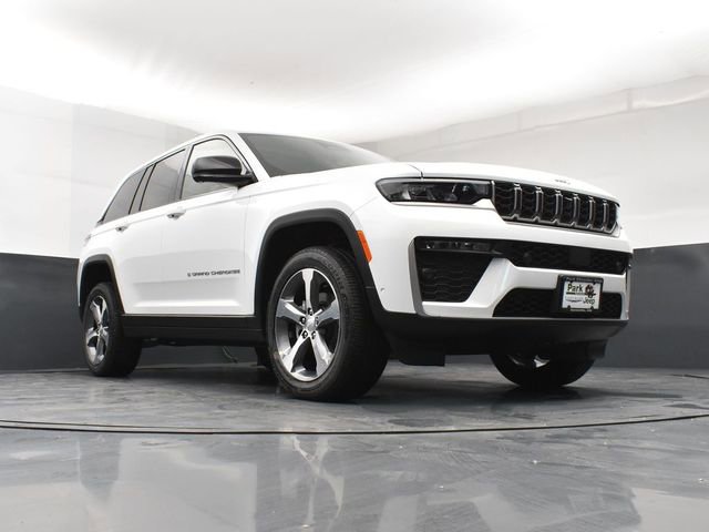 New 2026 Jeep Grand Cherokee Limited w/ Luxury Tech Group II image 22