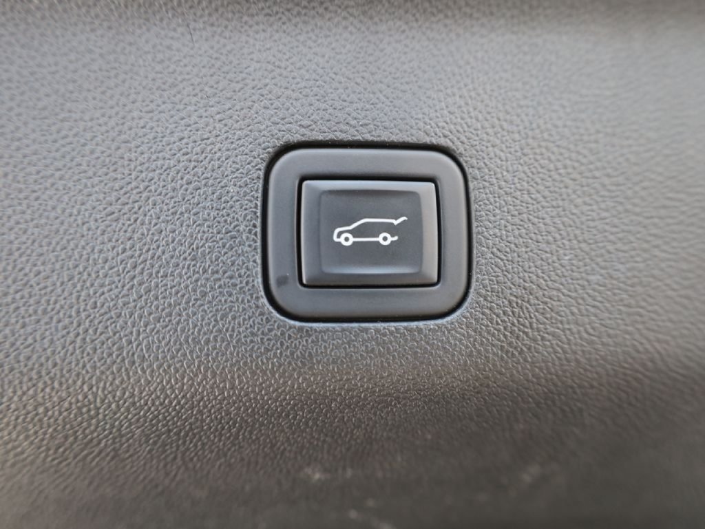 Used 2023 Chevrolet Tahoe High Country AWD/4WD image 27