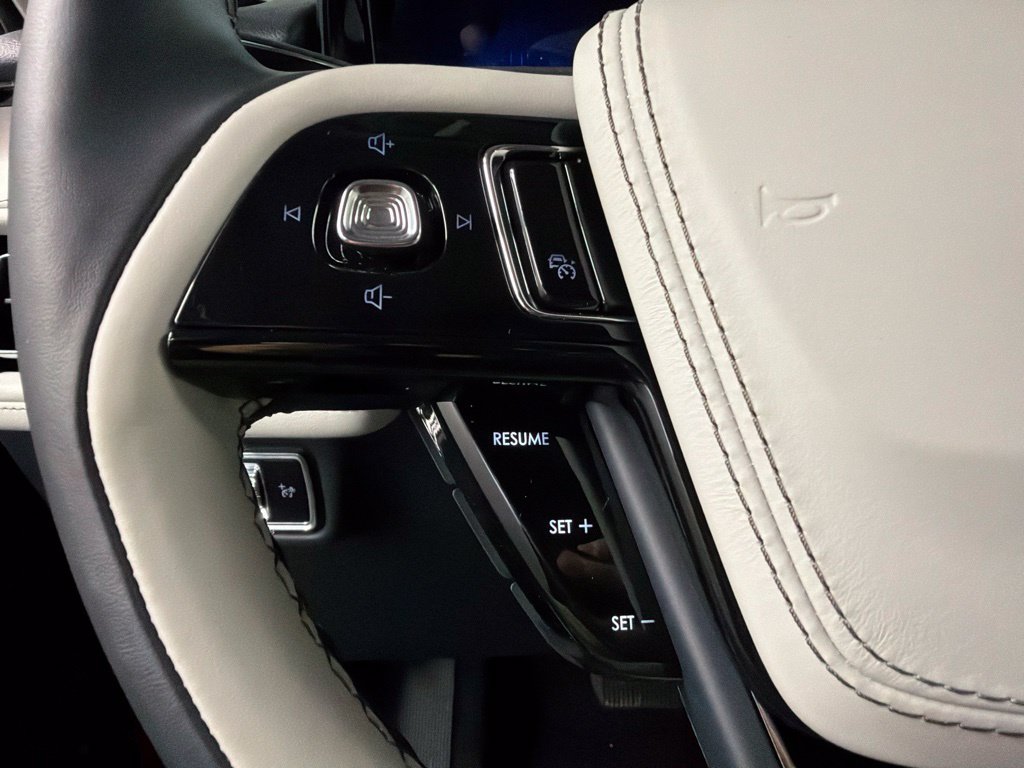 New 2027 Lincoln Aviator Reserve AWD/4WD image 17