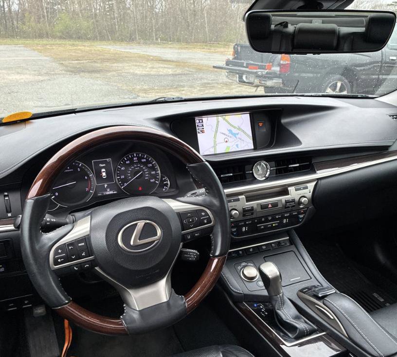 Used 2018 Lexus ES 350 w/ Luxury Package w/Wood Trim FWD image 12