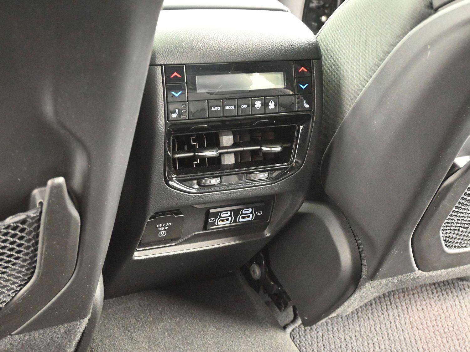 Used 2023 Jeep Grand Cherokee Summit w/ Adv Protech Group IV AWD/4WD image 33