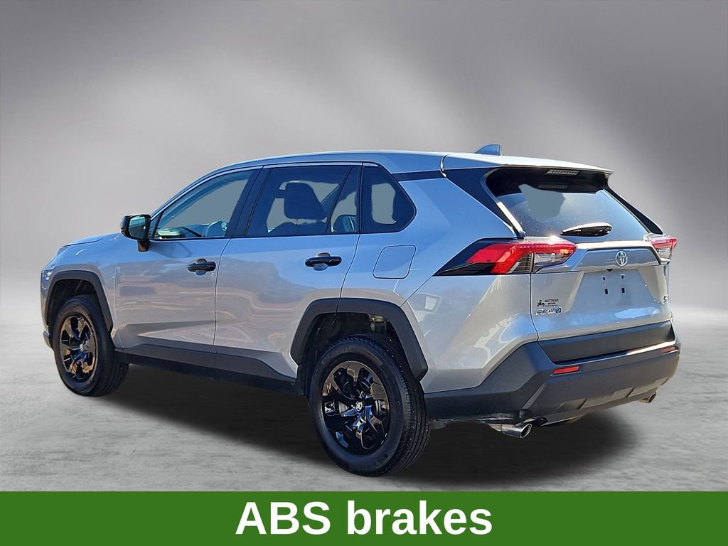 Used 2025 Toyota RAV4 LE image 5
