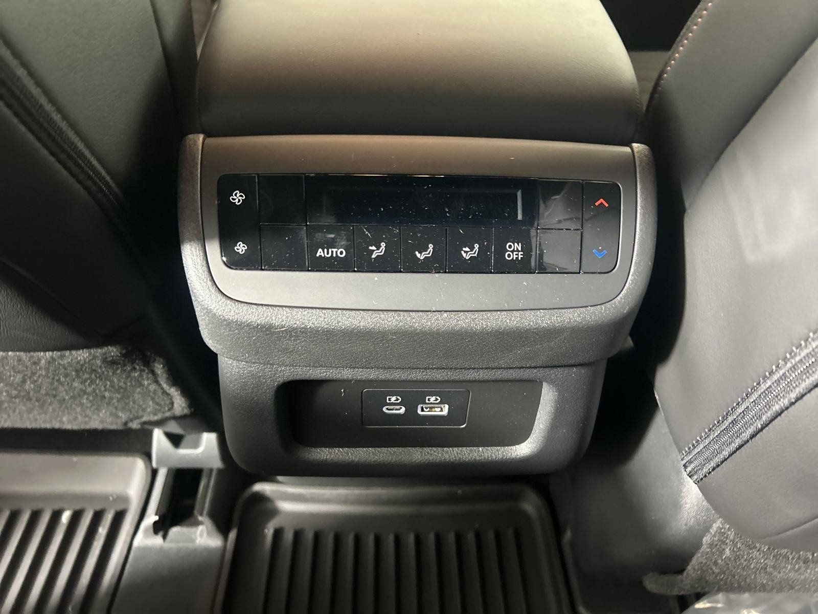 New 2025 Nissan Pathfinder Rock Creek AWD/4WD image 37