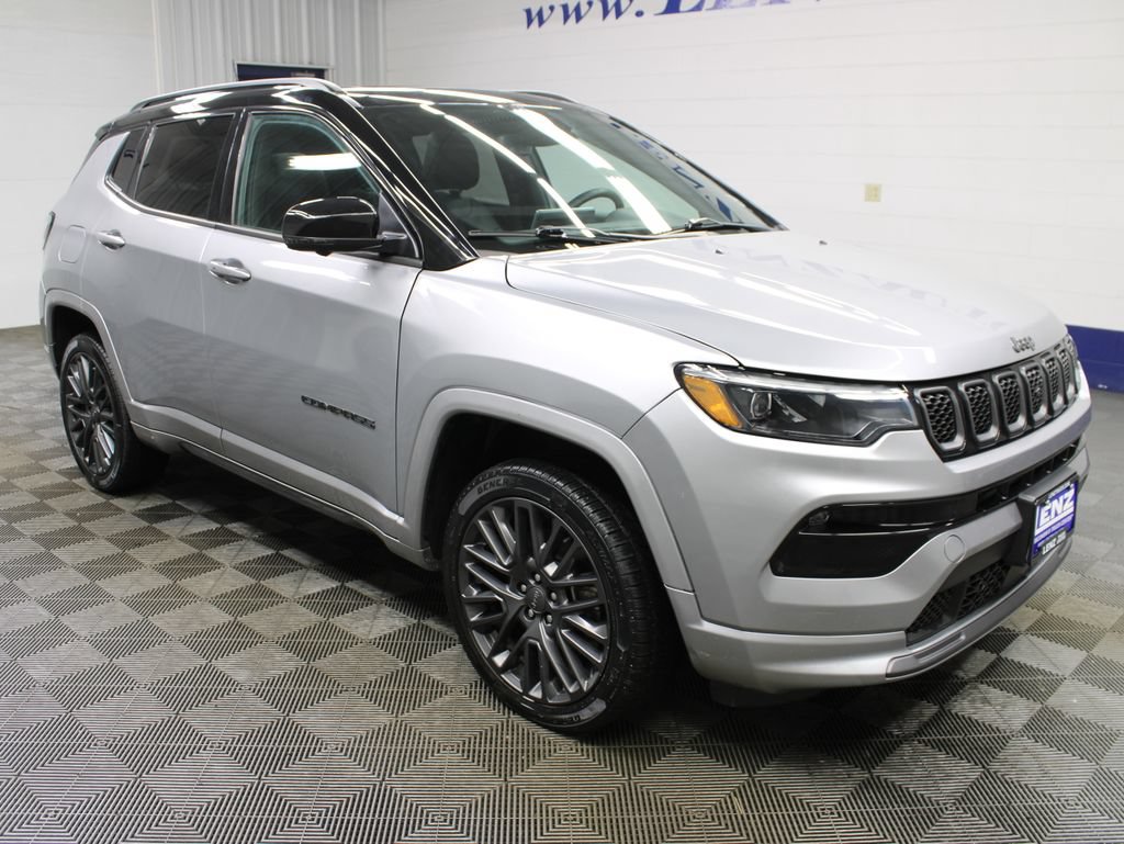 Used 2023 Jeep Compass High Altitude w/ Driver Assist Group I AWD/4WD image 3