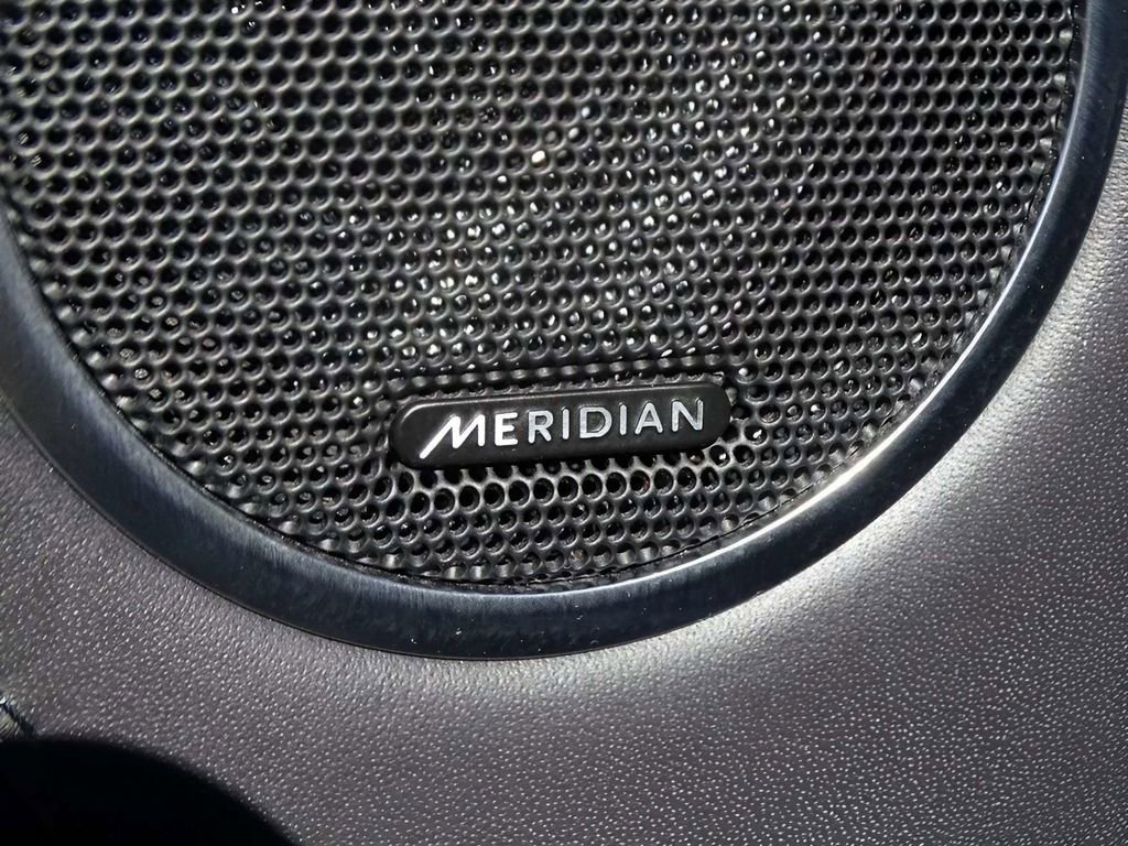 Used 2021 Land Rover Range Rover Autobiography Fifty Edition image 33