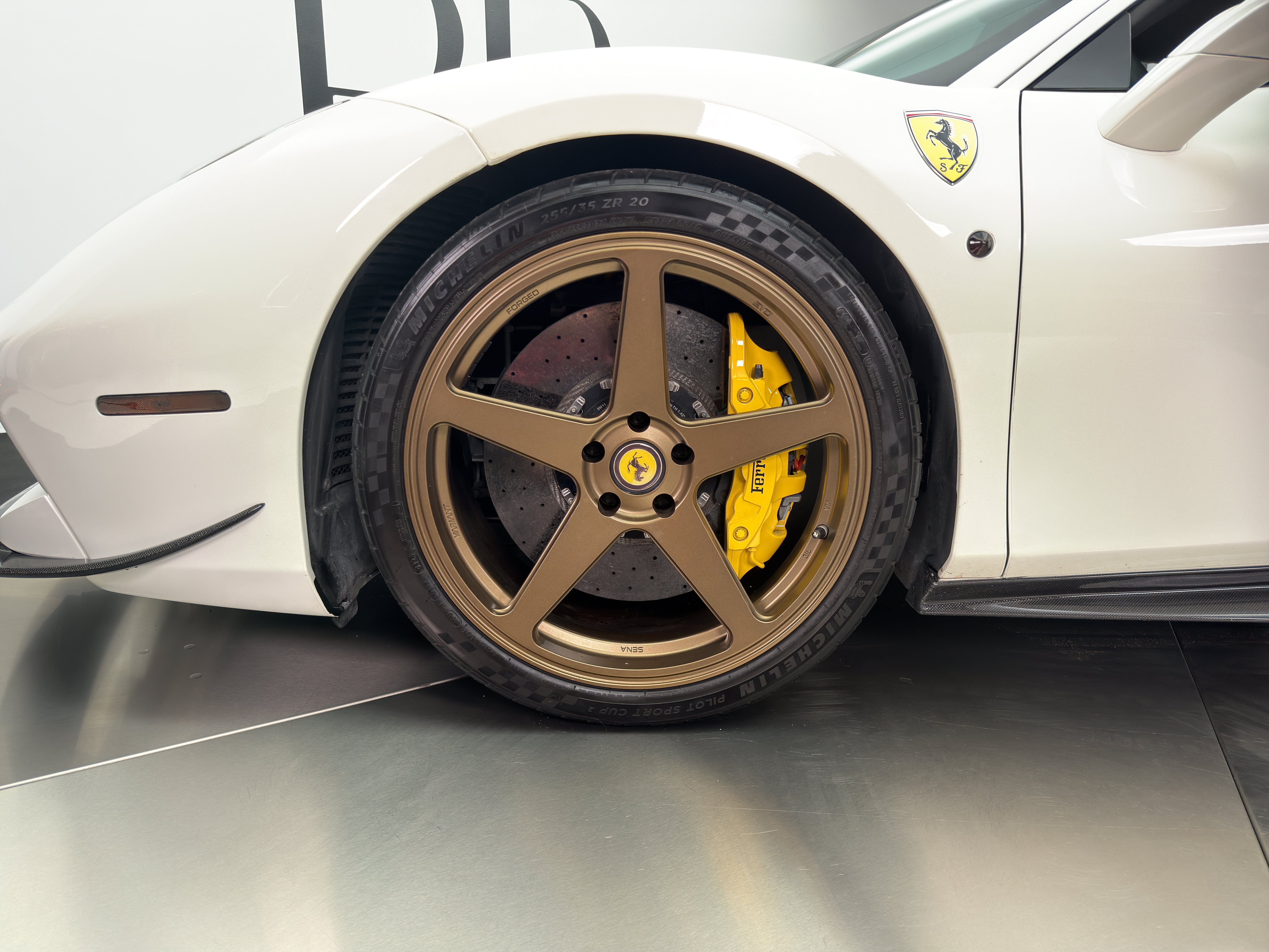 Used 2016 Ferrari 488 GTB RWD image 4