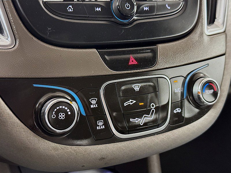 Used 2017 Chevrolet Malibu LT FWD image 16