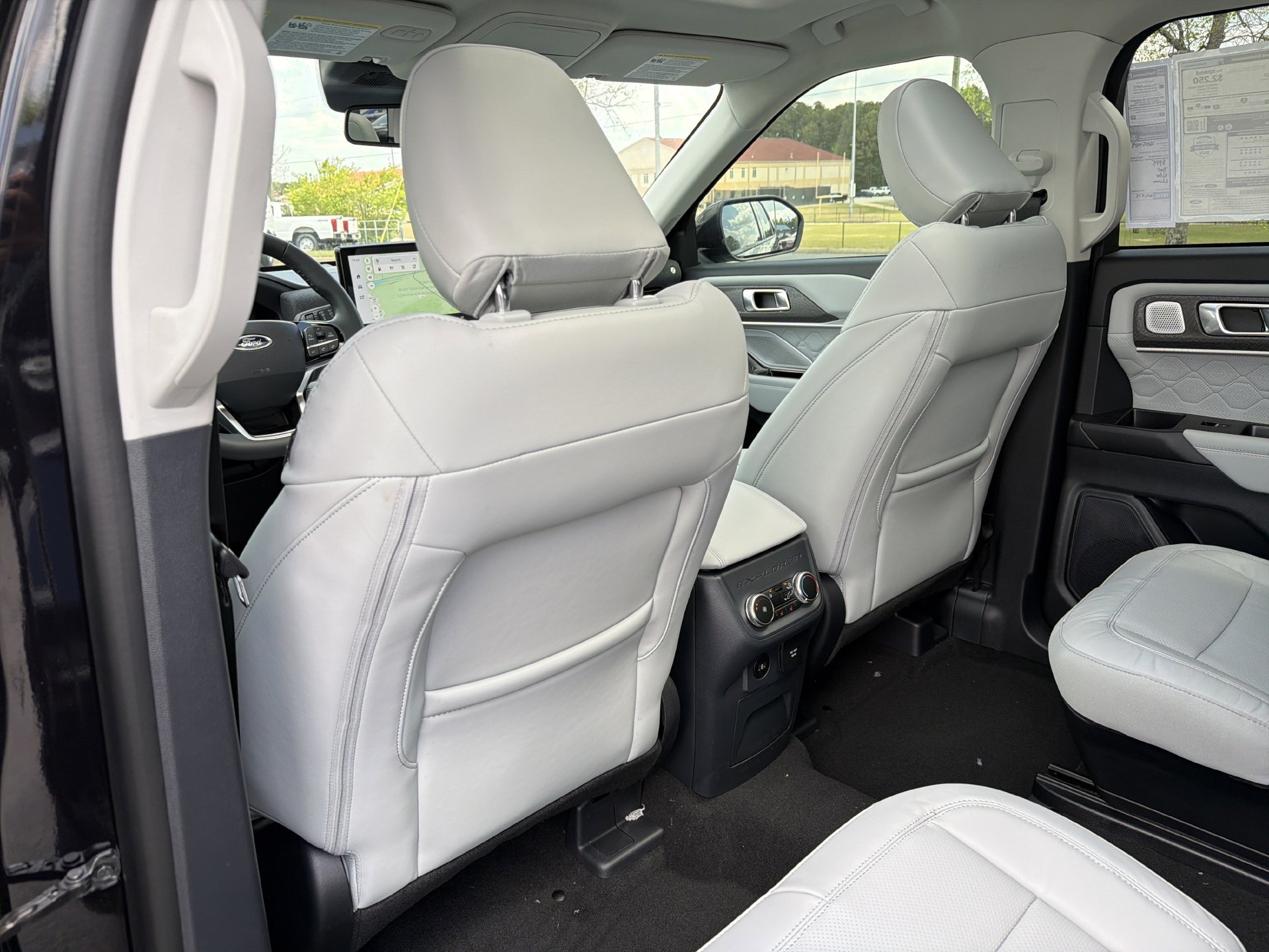 New 2026 Ford Explorer Platinum w/ LUX Leather Package AWD/4WD image 22