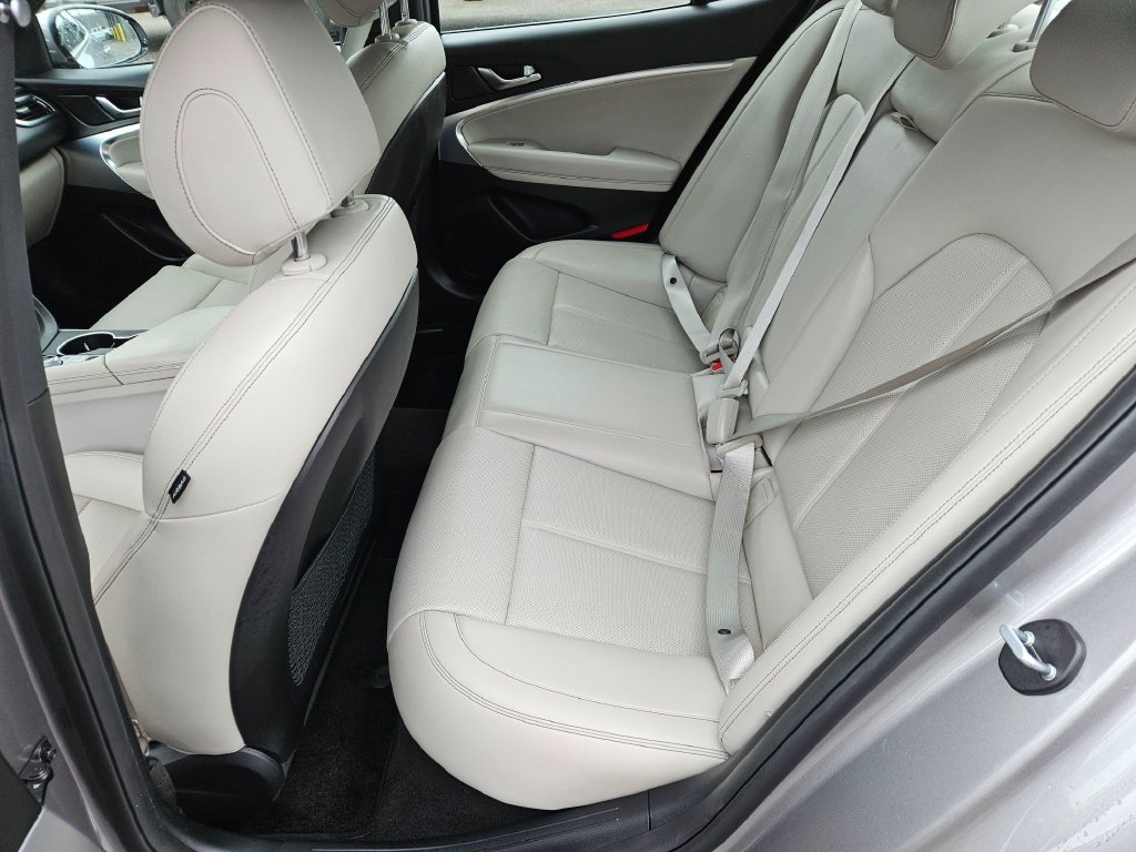 Used 2023 Genesis G70 2.0T RWD image 21
