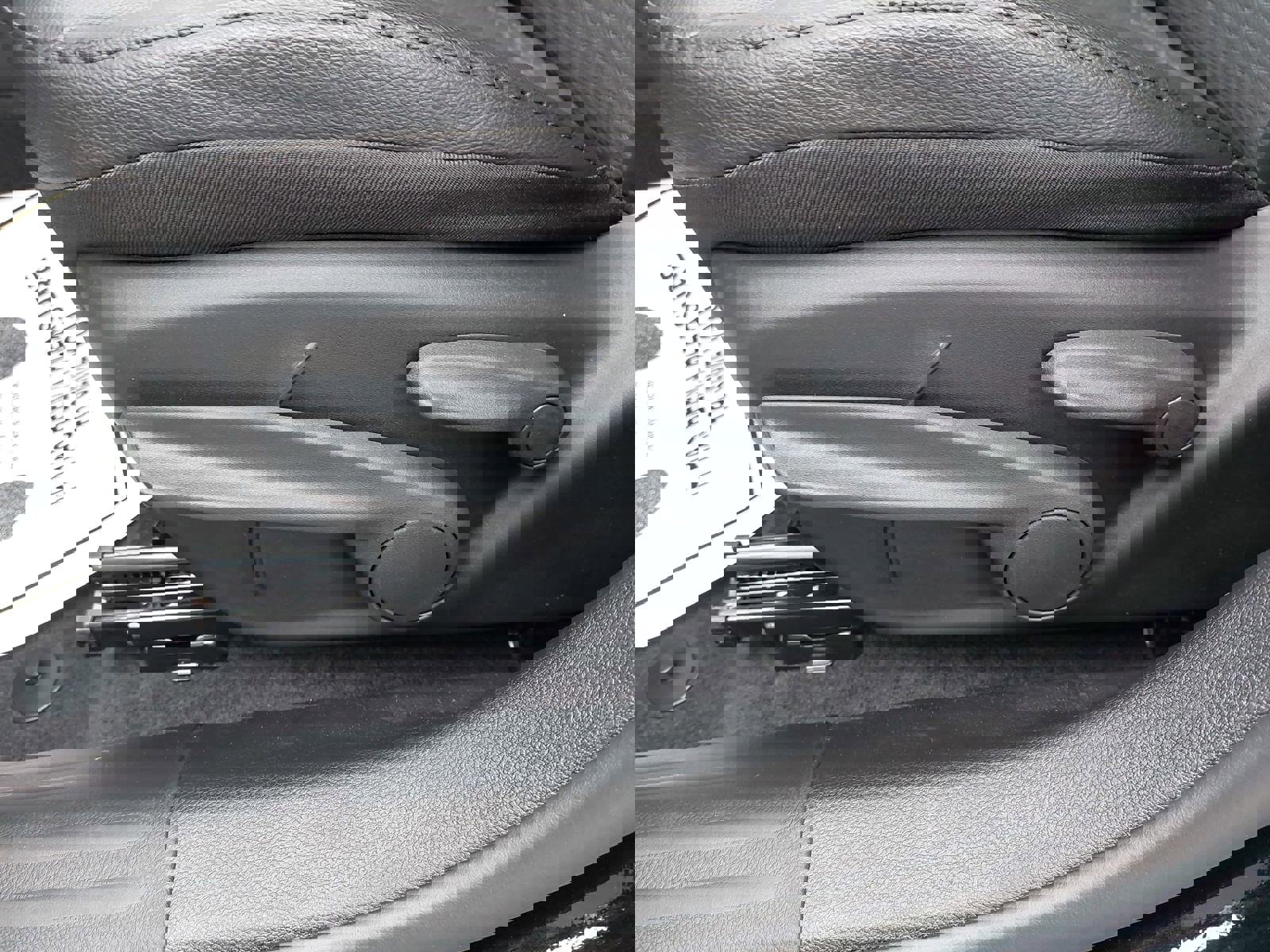 New 2026 Jeep Compass Latitude image 31