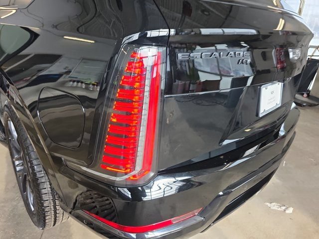 New 2026 Cadillac Escalade IQ Sport 1 w/ LPO, ONYX Package AWD/4WD image 34