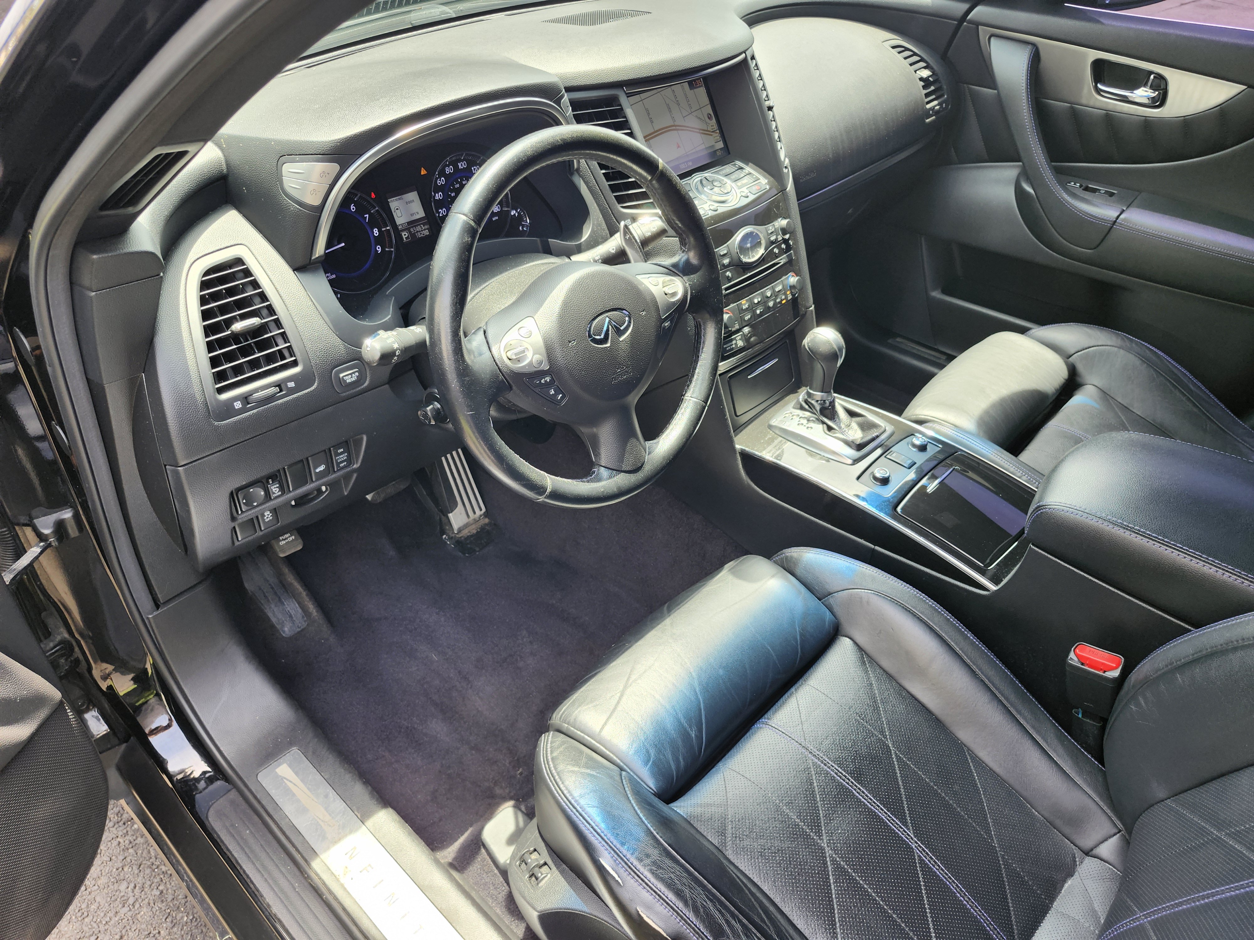 Used 2015 INFINITI QX70 AWD w/ Premium Package image 4