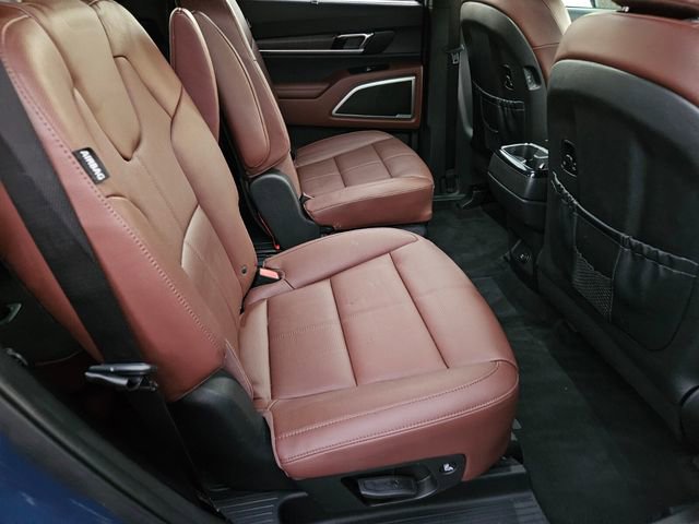 Used 2023 Kia Telluride EX w/ EX Captain's Chair Package image 13
