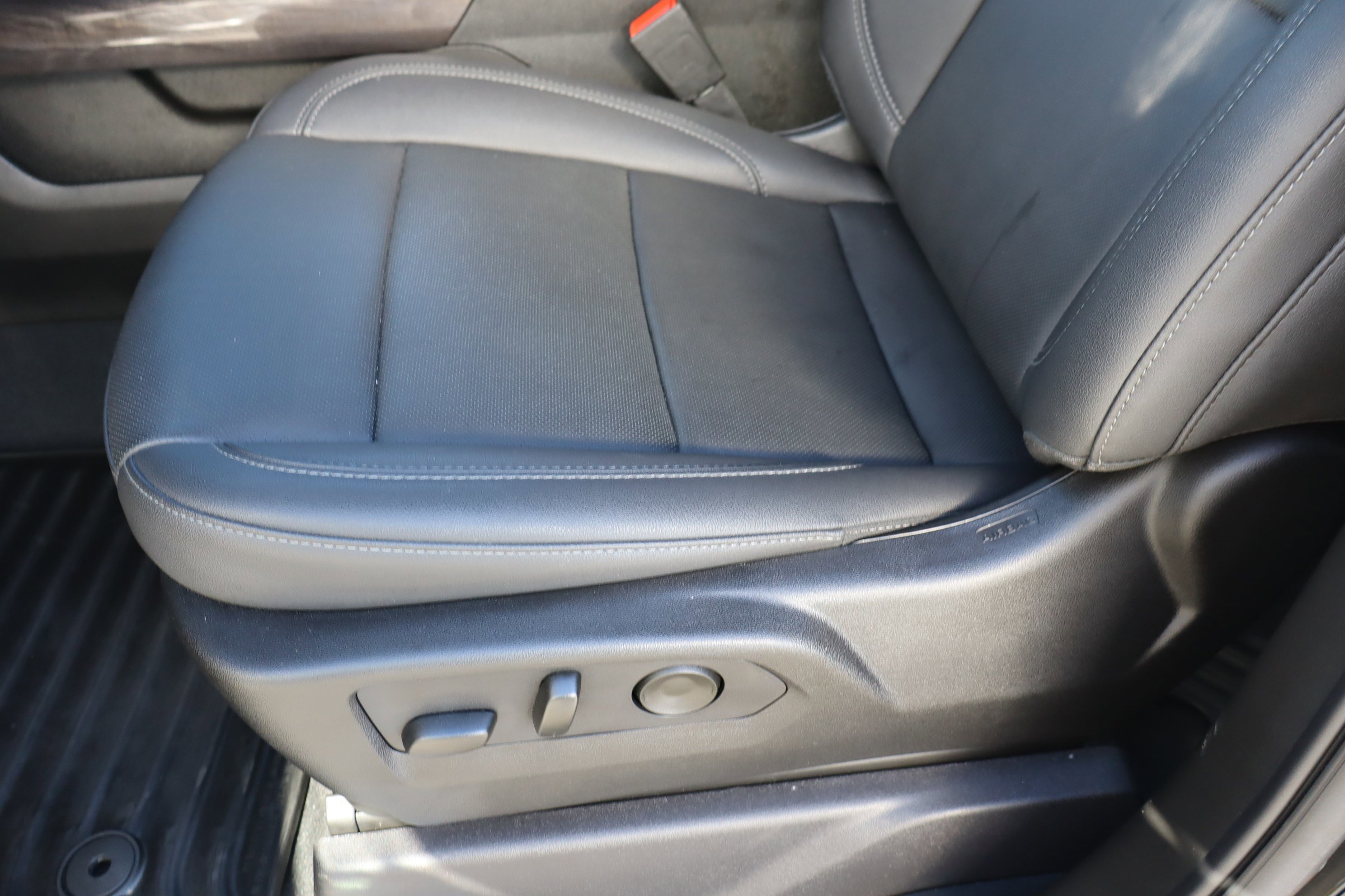 Used 2024 Chevrolet Silverado 1500 LTZ w/ Technology Package image 20