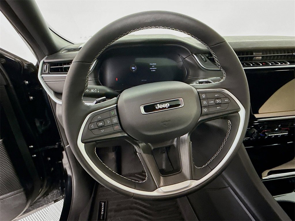 Used 2025 Jeep Grand Cherokee Altitude w/ Trailer Tow Package image 12