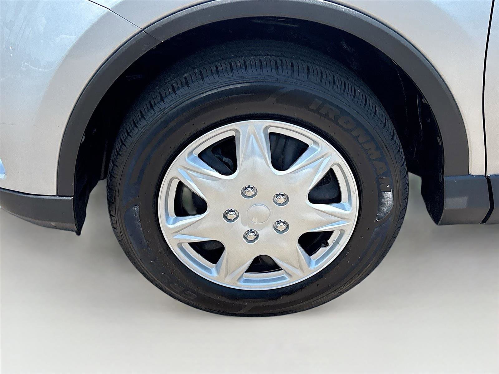 Used 2016 Toyota RAV4 LE FWD image 28