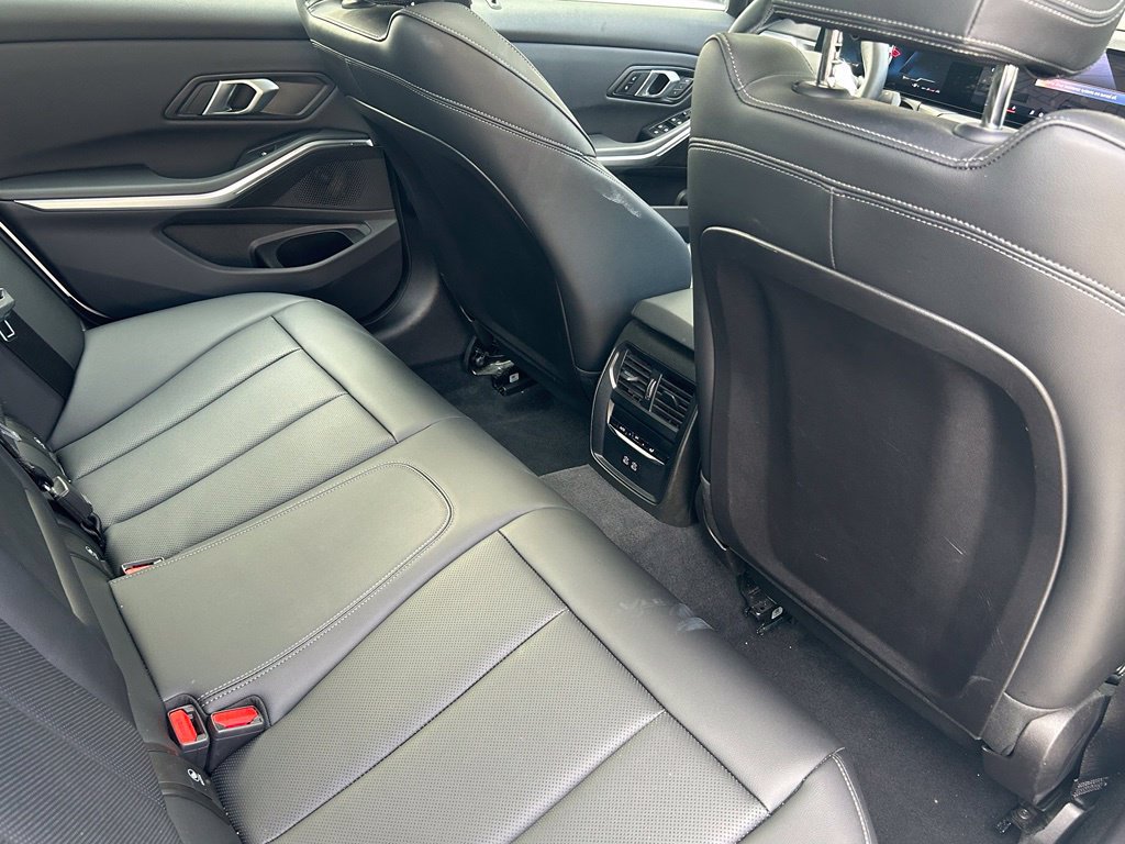 Used 2025 BMW 330i Sedan w/ Convenience Package RWD image 34