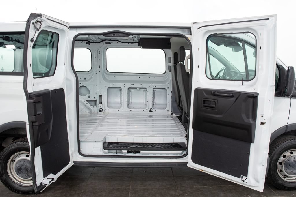 Used 2016 Ford Transit 250 130 Low Roof RWD image 12