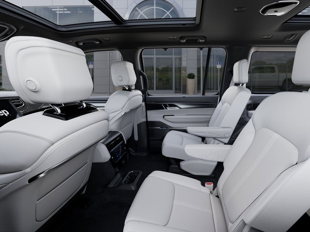 New 2026 Jeep Grand Wagoneer Summit w/ Premium Group III image 23