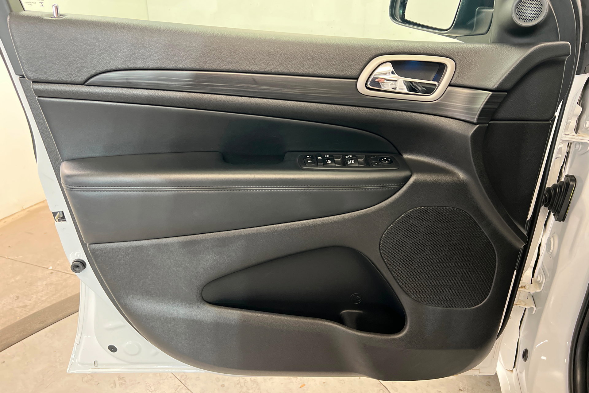 Used 2021 Jeep Grand Cherokee Laredo X image 14