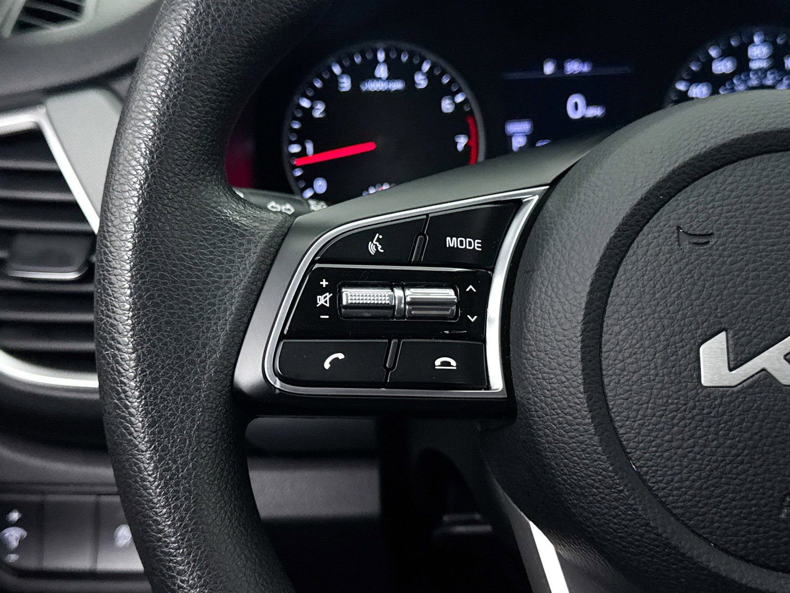 Used 2023 Kia Seltos LX image 32