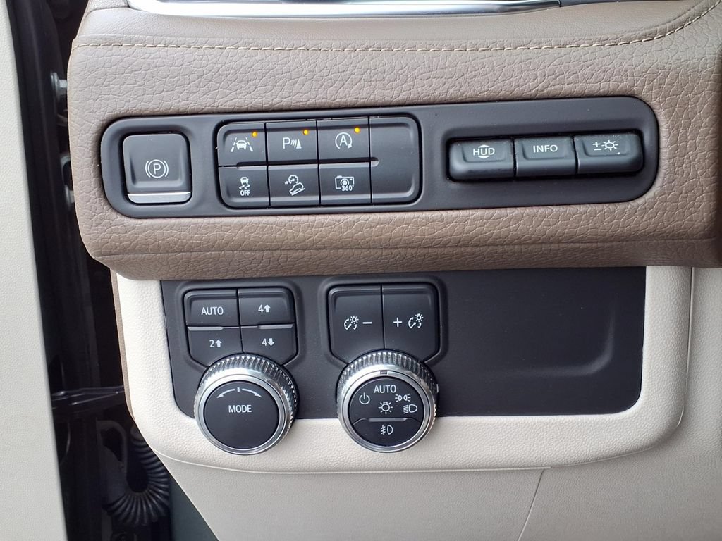 Used 2023 GMC Yukon XL Denali AWD/4WD image 17
