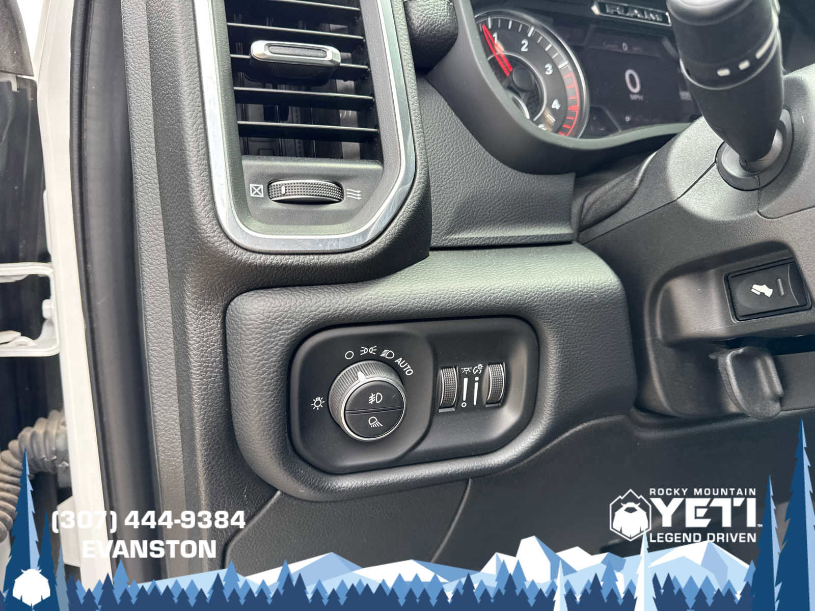 Used 2019 RAM 3500 Laramie AWD/4WD image 27