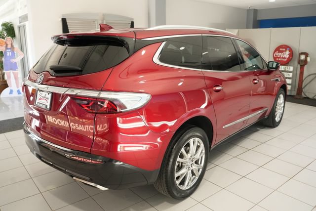 Used 2024 Buick Enclave Premium AWD/4WD image 8