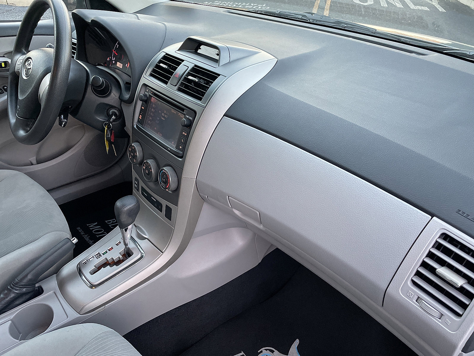 Used 2013 Toyota Corolla LE image 33