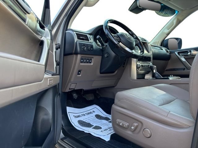 Used 2021 Lexus GX 460 Premium w/ Accessory Package AWD/4WD image 8