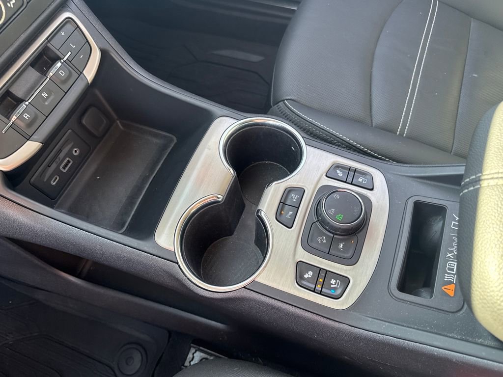 Used 2024 GMC Terrain Denali w/ Denali Premium Package image 23