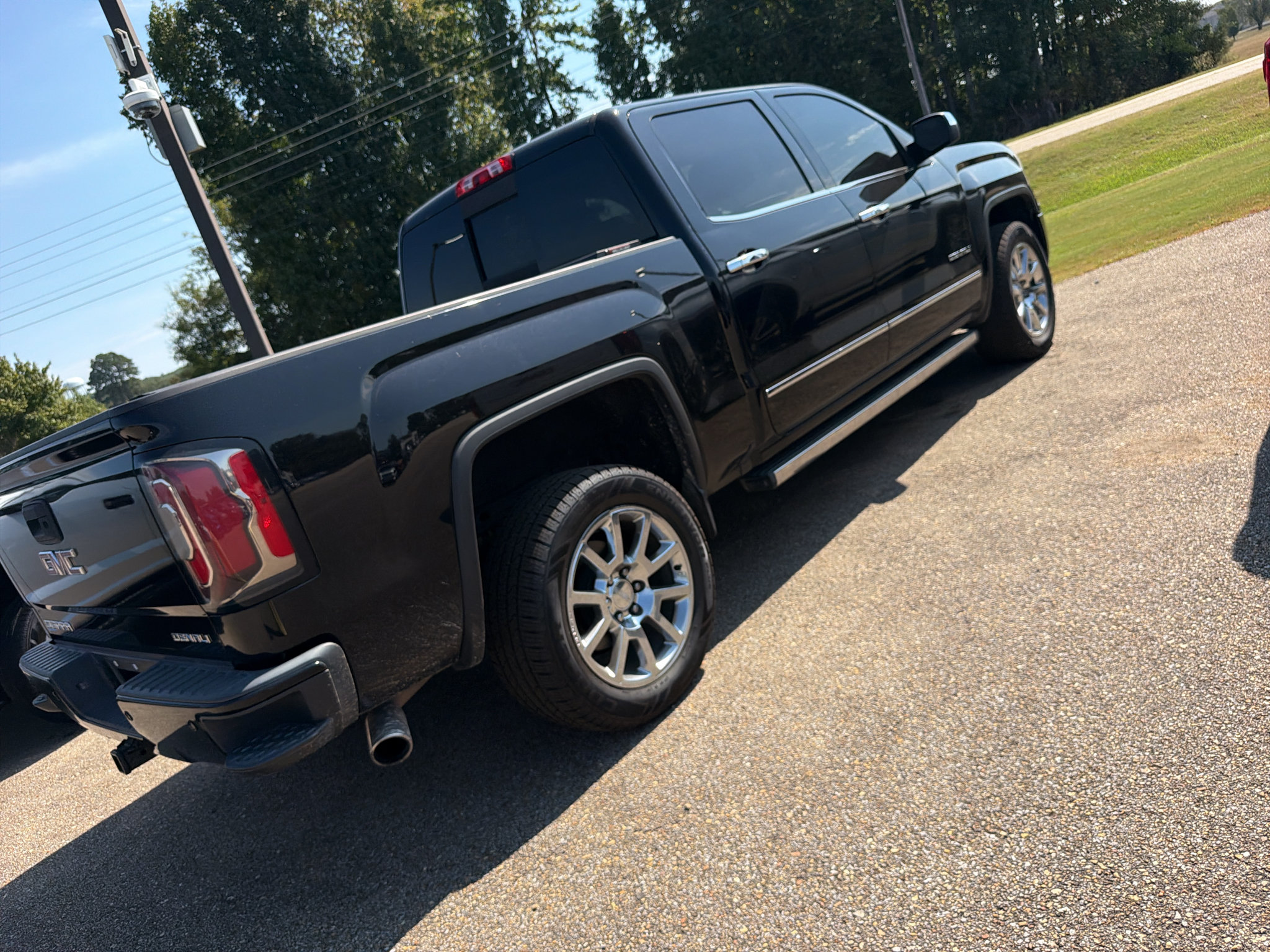 Used 2016 GMC Sierra 1500 Denali w/ Enhanced Driver Alert Package RWD image 4