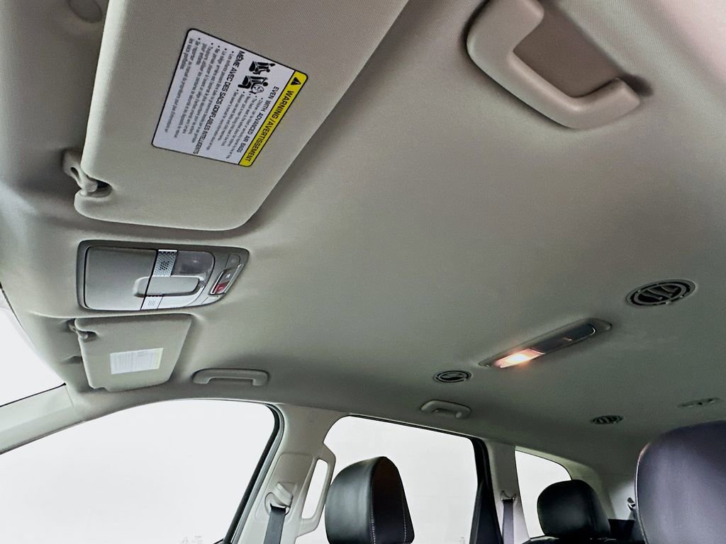 Used 2025 Kia Telluride LX FWD image 11